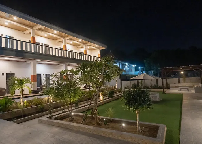 Pandawa & Seaview Hotel Batununggul
